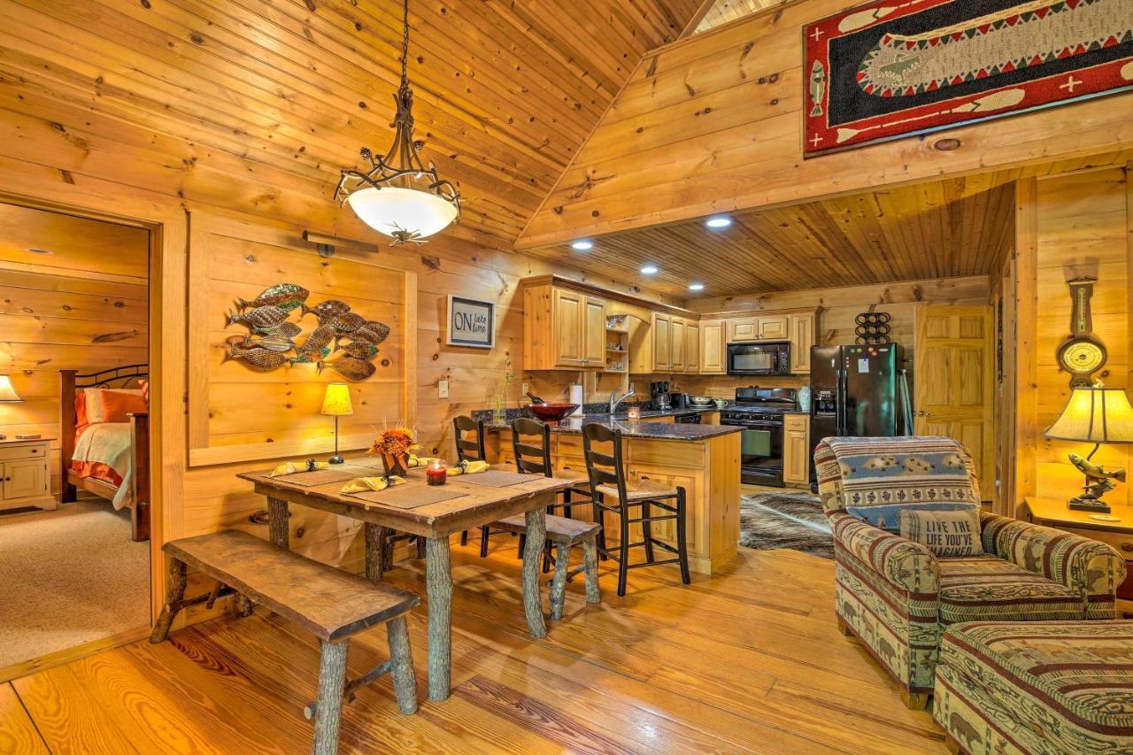 Cozy Cabin With Deck, Walk To Wildcat Creek And Dining Villa Batesville Exteriör bild